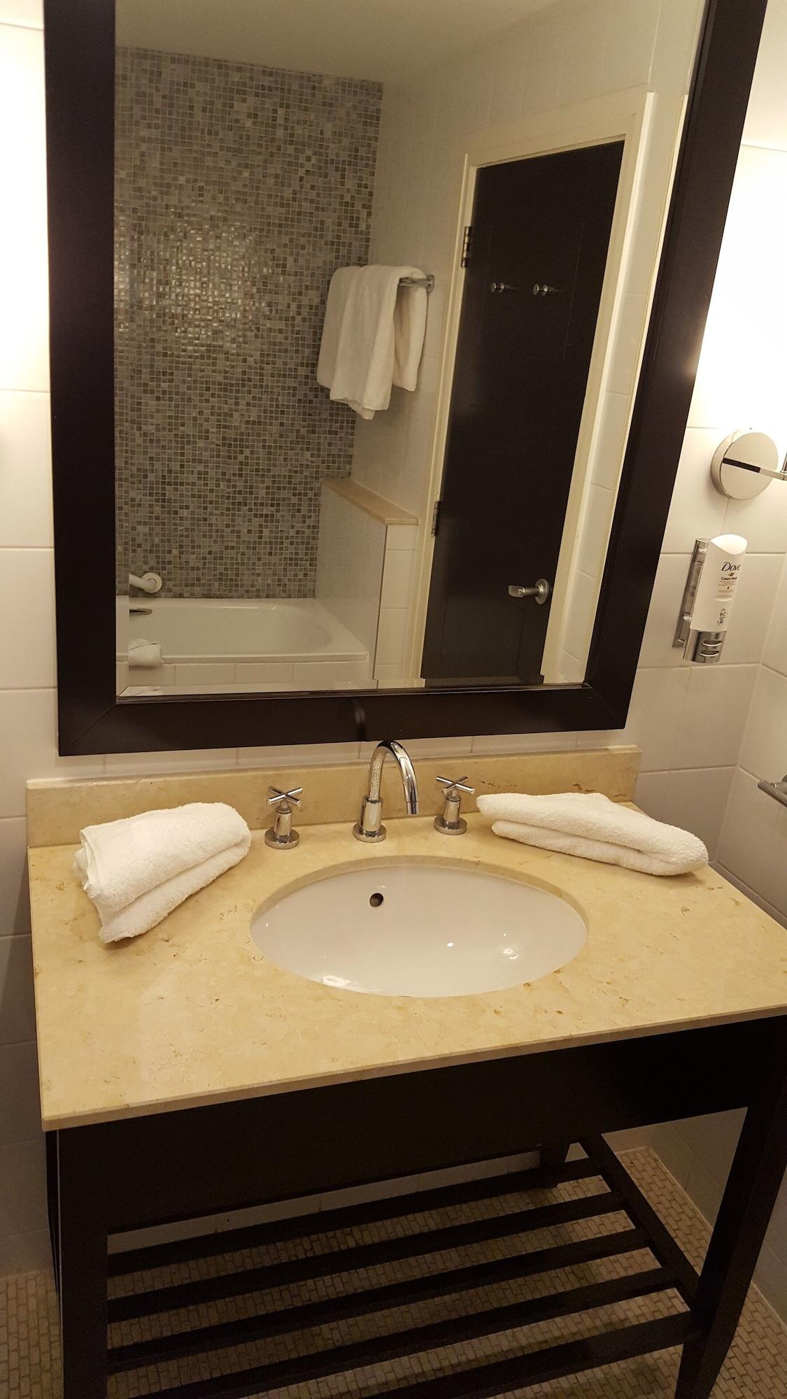 Shamrock Lodge Hotel Атлон Экстерьер фото