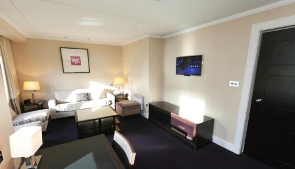 Shamrock Lodge Hotel Атлон Экстерьер фото