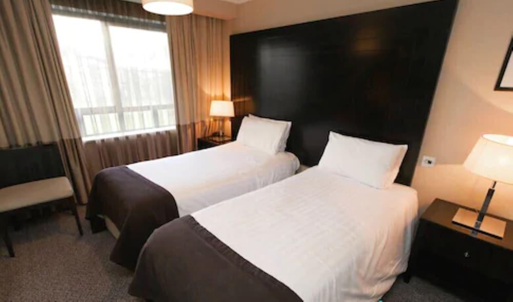 Shamrock Lodge Hotel Атлон Экстерьер фото