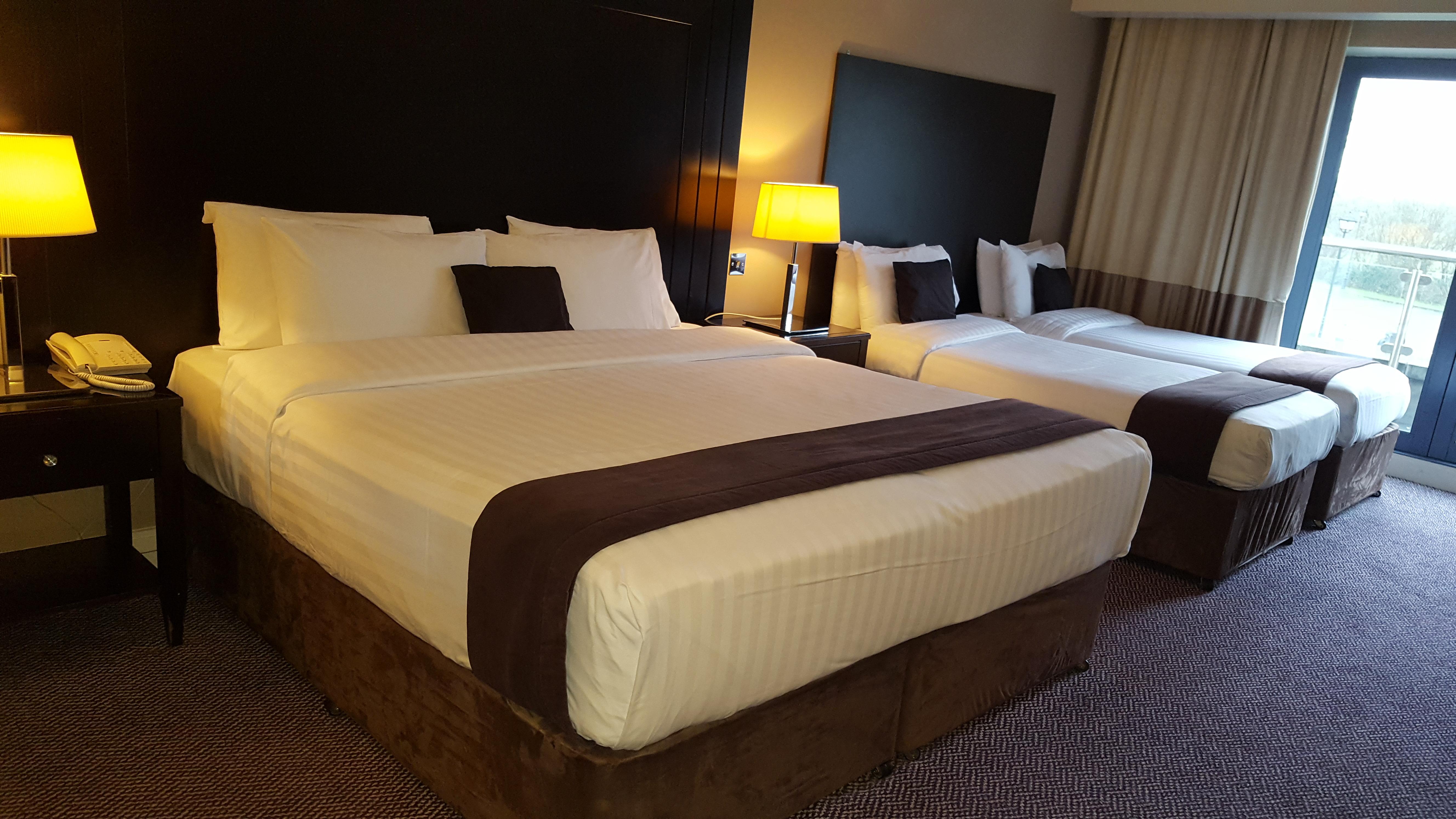 Shamrock Lodge Hotel Атлон Экстерьер фото