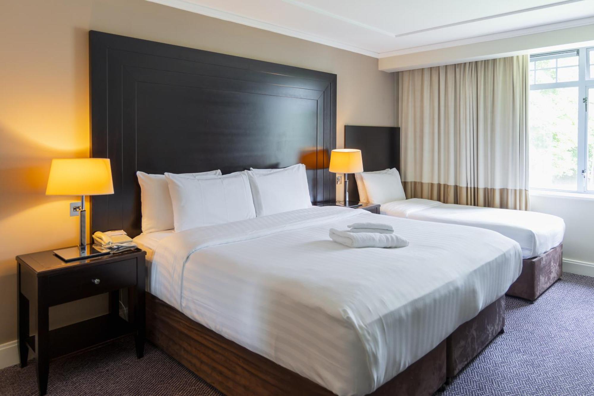 Shamrock Lodge Hotel Атлон Экстерьер фото