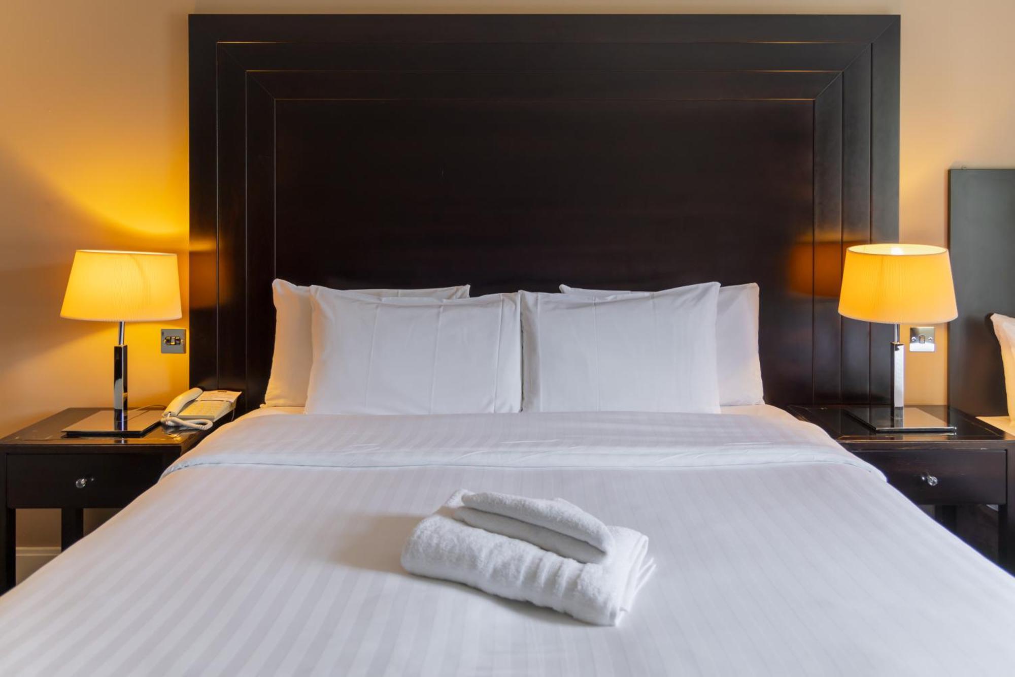 Shamrock Lodge Hotel Атлон Экстерьер фото