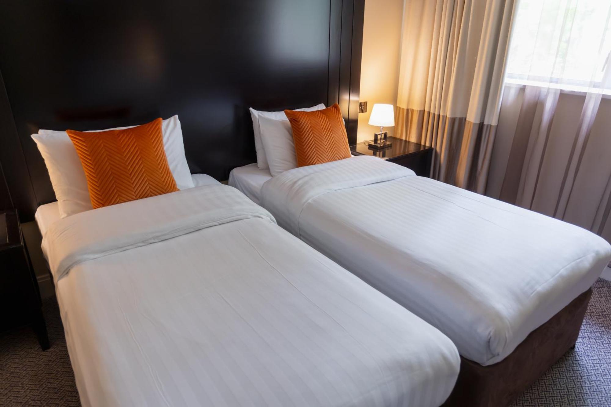 Shamrock Lodge Hotel Атлон Экстерьер фото