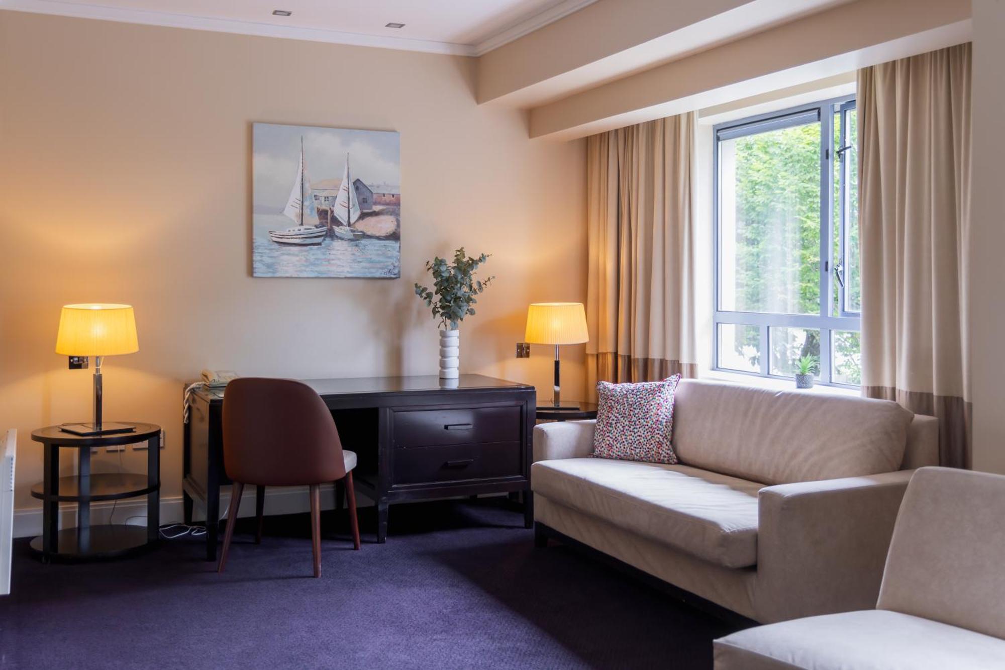 Shamrock Lodge Hotel Атлон Экстерьер фото
