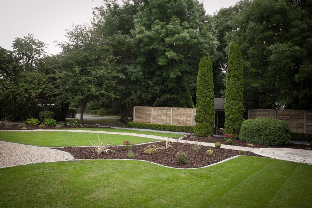 Shamrock Lodge Hotel Атлон Экстерьер фото