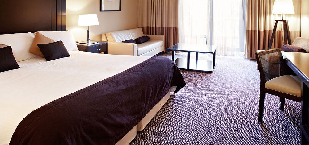 Shamrock Lodge Hotel Атлон Экстерьер фото